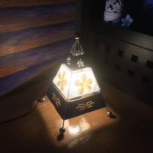 画像をギャラリービューアに読み込む, バリ島 プルメリア柄 ハンドメイド 間接照明 スタンドランプ フロアライト インテリア照明 おしゃれ アジアン 三角形
